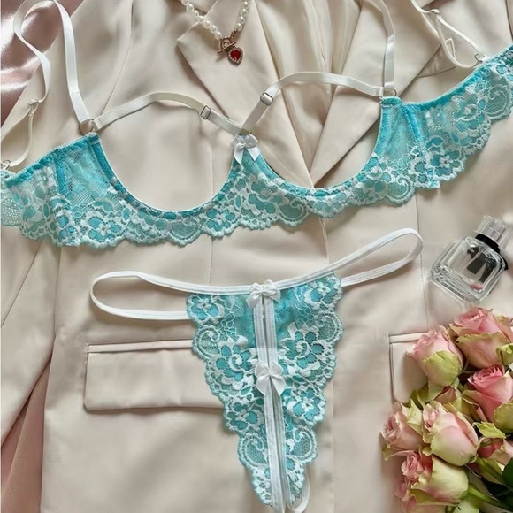 💛Beautiful Floral Lace Open Bust Bra & Sexy Matching Open Thong Set - Picture 3 of 10